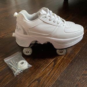 White roller shoes / skate shoes